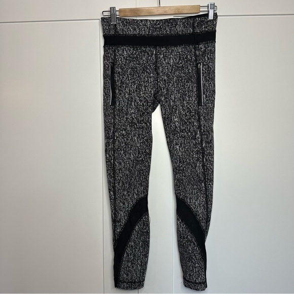 🎆 Lululemon Inspire Tight II Luxtreme Jacquard Black White 6 Running Leggings - Picture 4 of 11